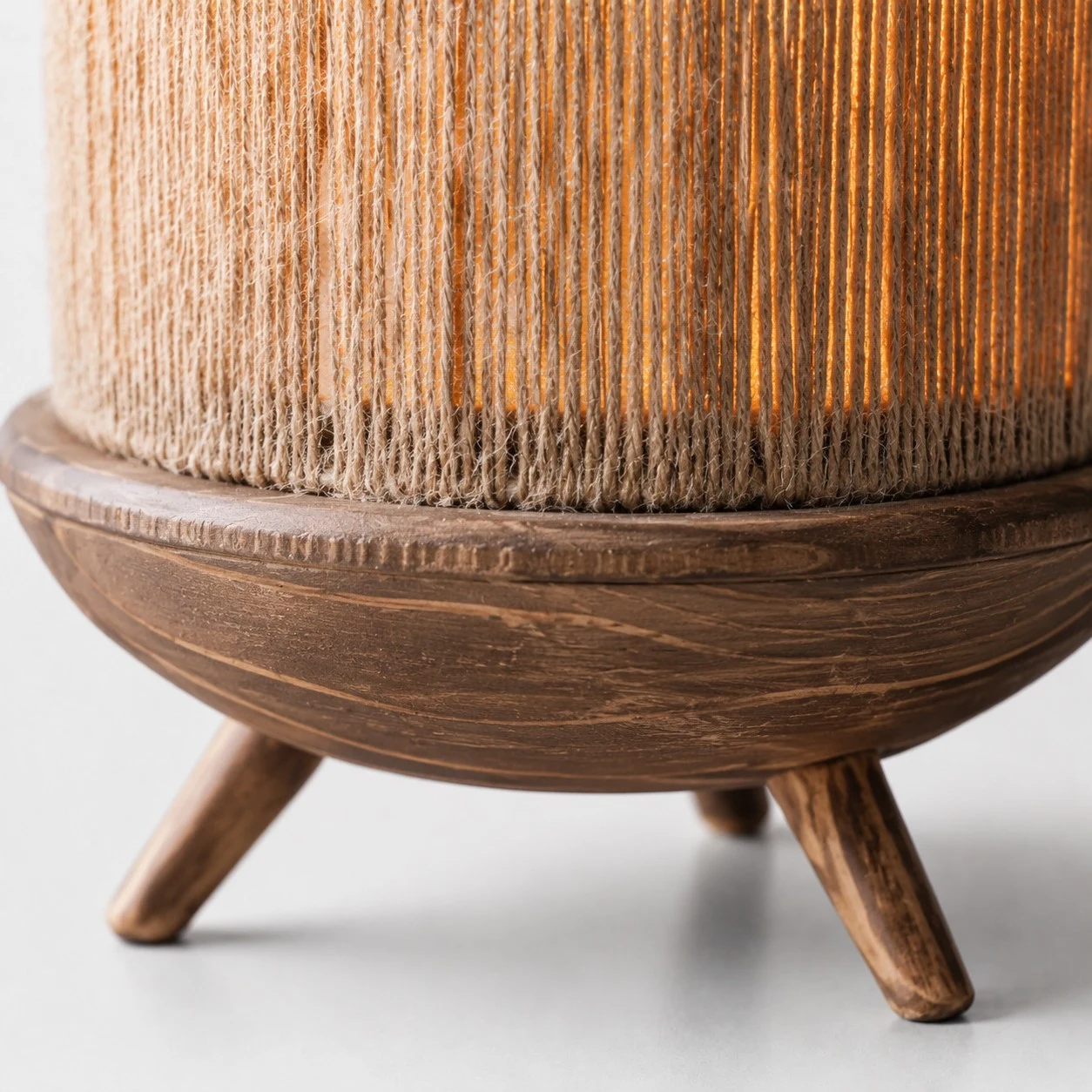 Wood base and shade detail