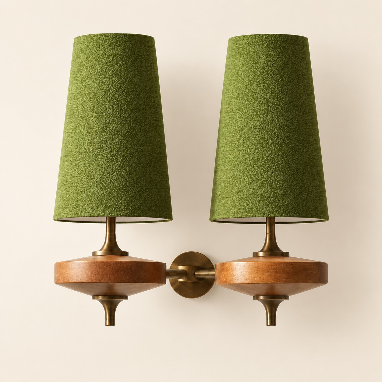 Hour Rho wall lamp, 2 heads, Walnut color & Green