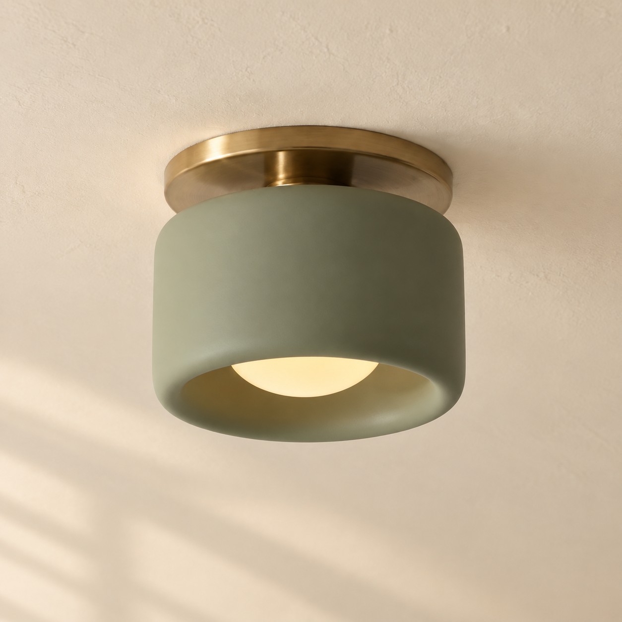 Pia porcelain drum, Green, 5 in